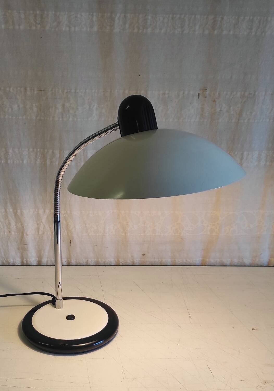 Beige and chrome articulated table lamp - 70s/80s