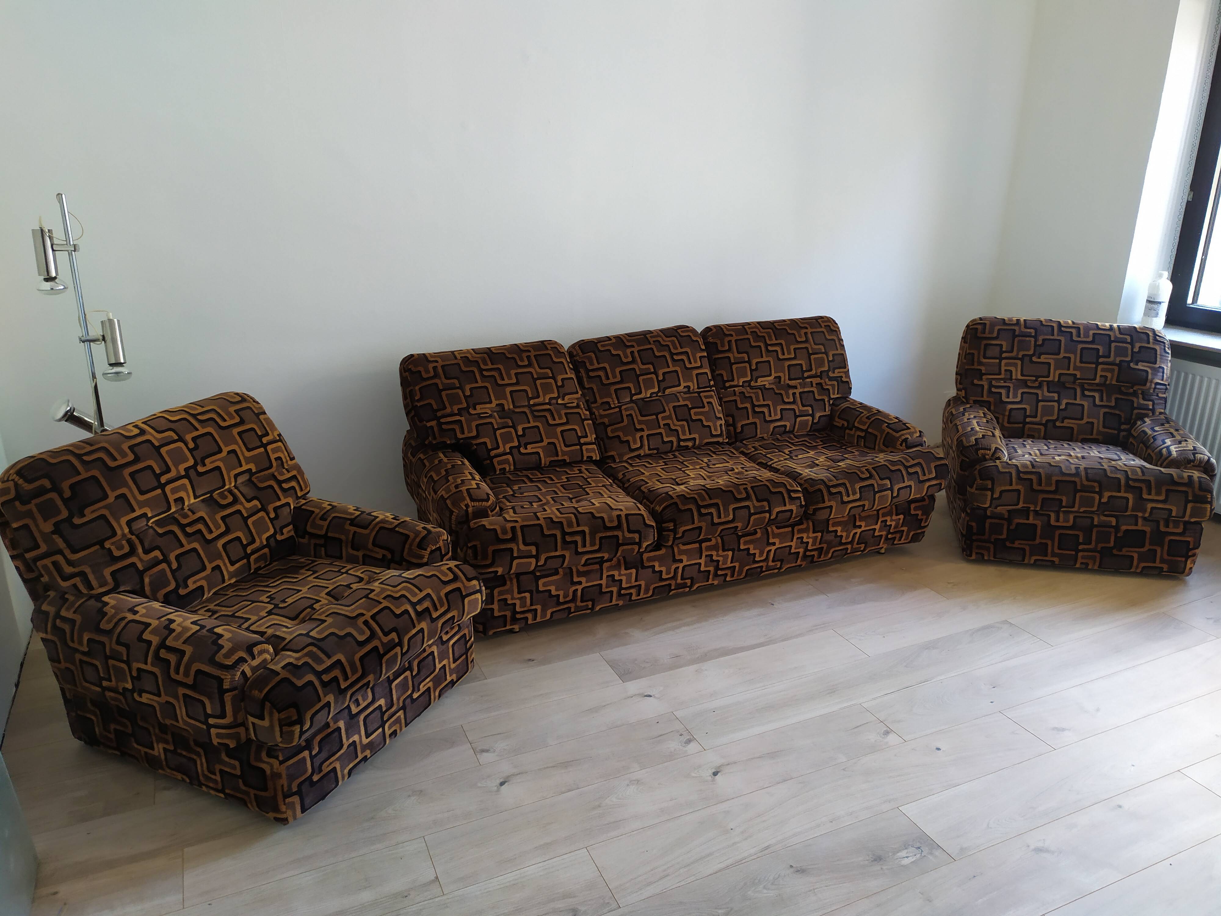 Set vintage sofa bed and 2 armchairs
