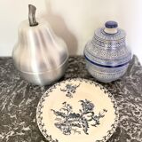 Flat plates Gien thistles