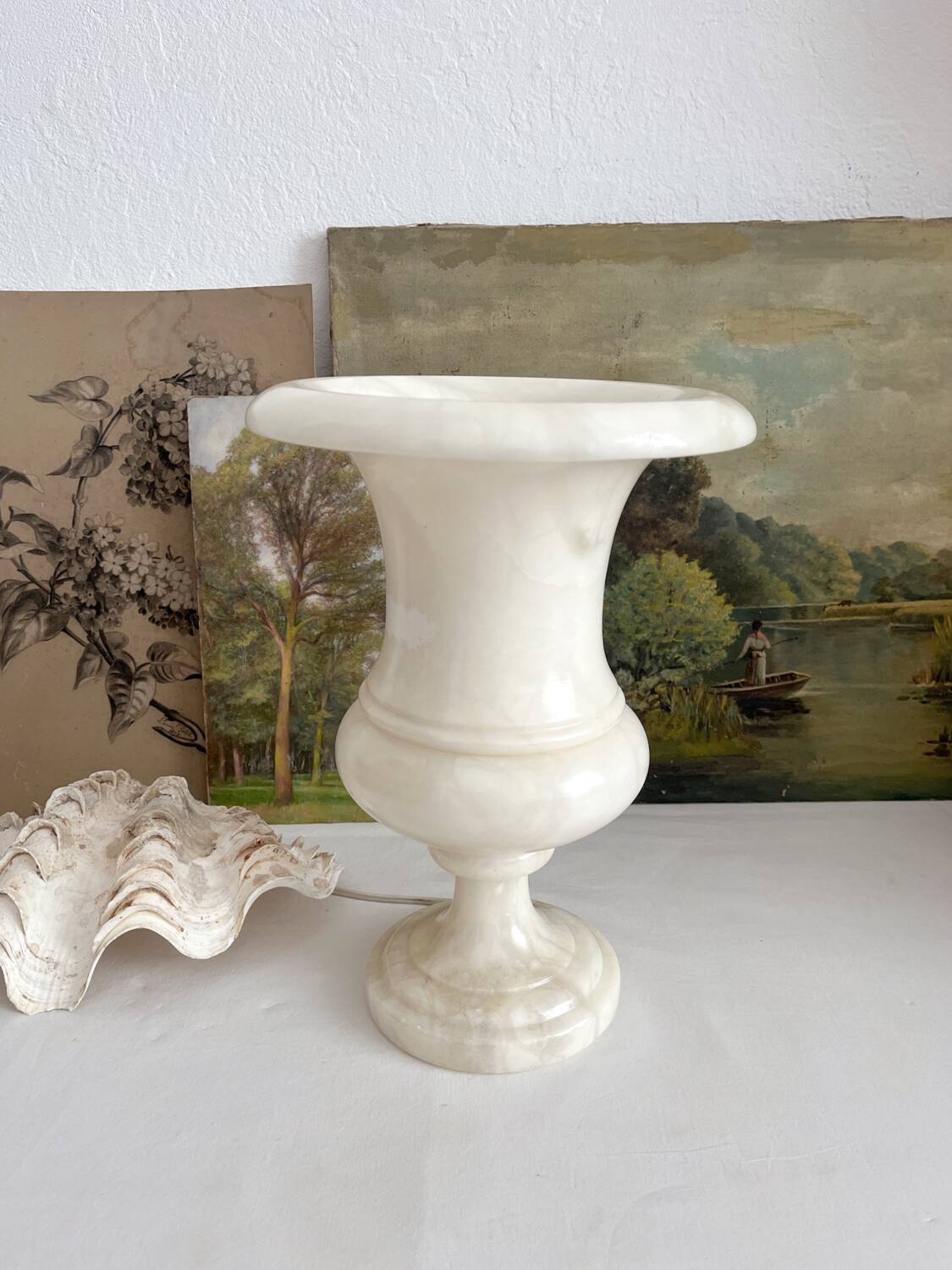 Vintage alabaster-style Medici vase table lamp in resin