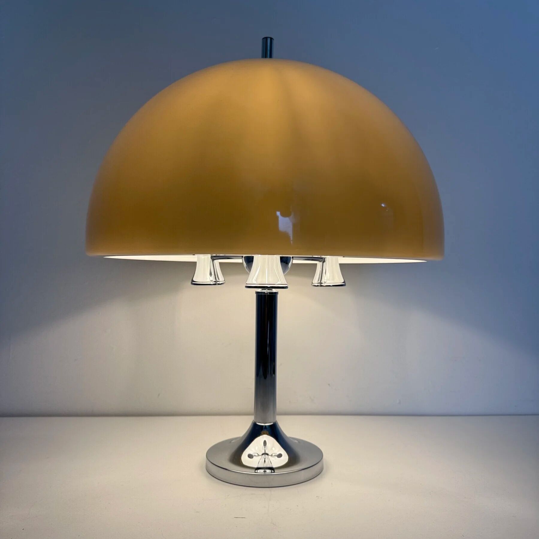 Mid-century mushroom table lamp with chrome base, 1970s