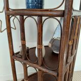 Corner shelf in rattan