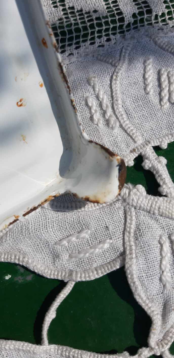 Vintage enamelled trivet from the 40s/50s