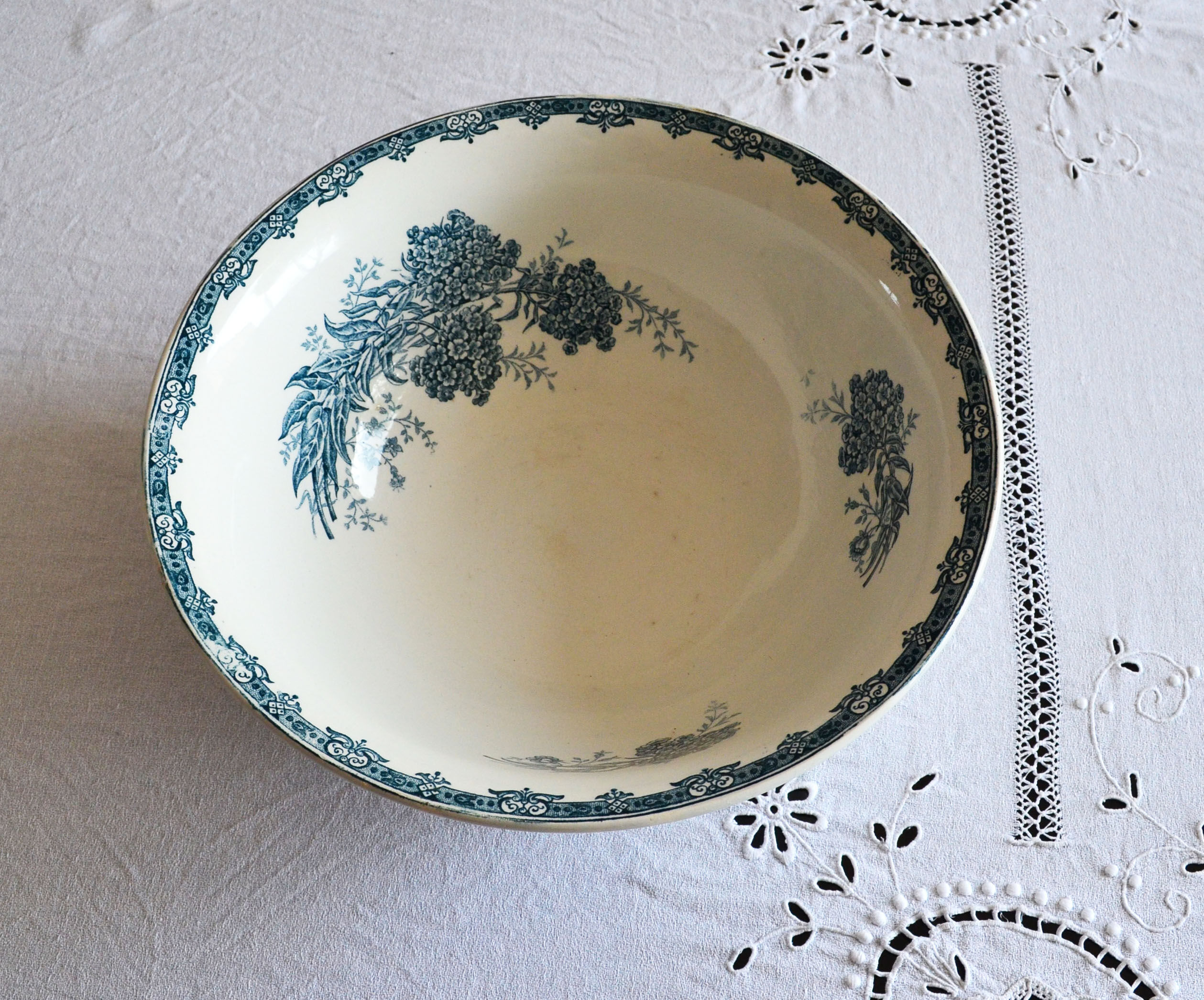 Salad bowl faience blue decoration