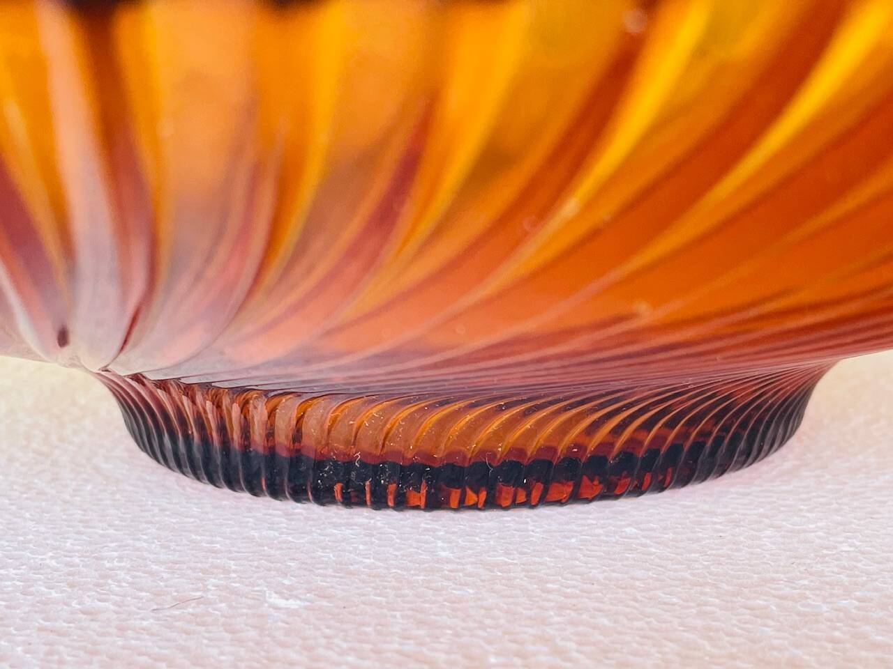 Coupe à fruits vintage en verre ambré ondulé, années 1970