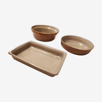 Set of 2 serving dishes and an enamelled sandstone bowl