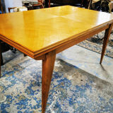Expandable vintage table