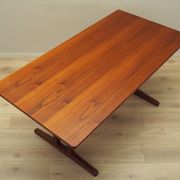 Table en teck, design danois, années 1960, designer : Børge Mogensen