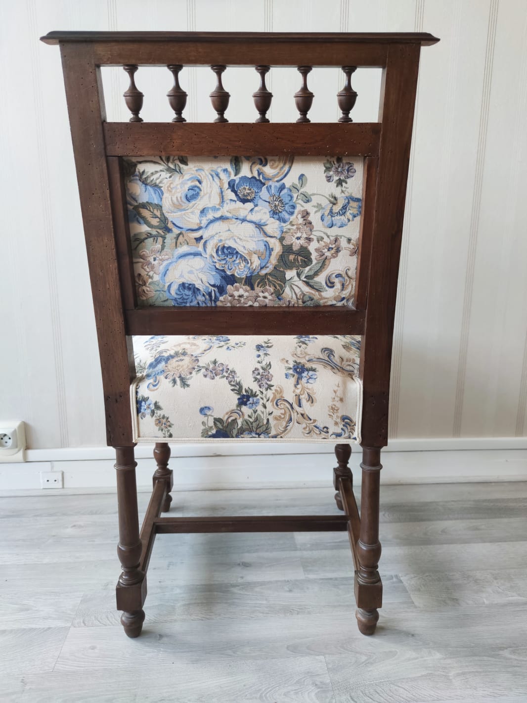 Pair of neo-Gothic English style chairs floral print