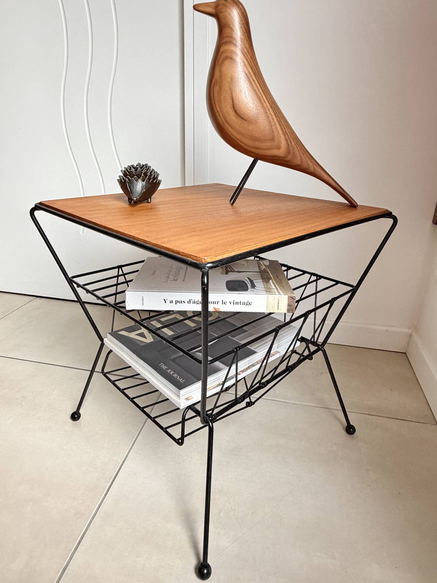 Side table / Vintage 50s-60s magazine rack table