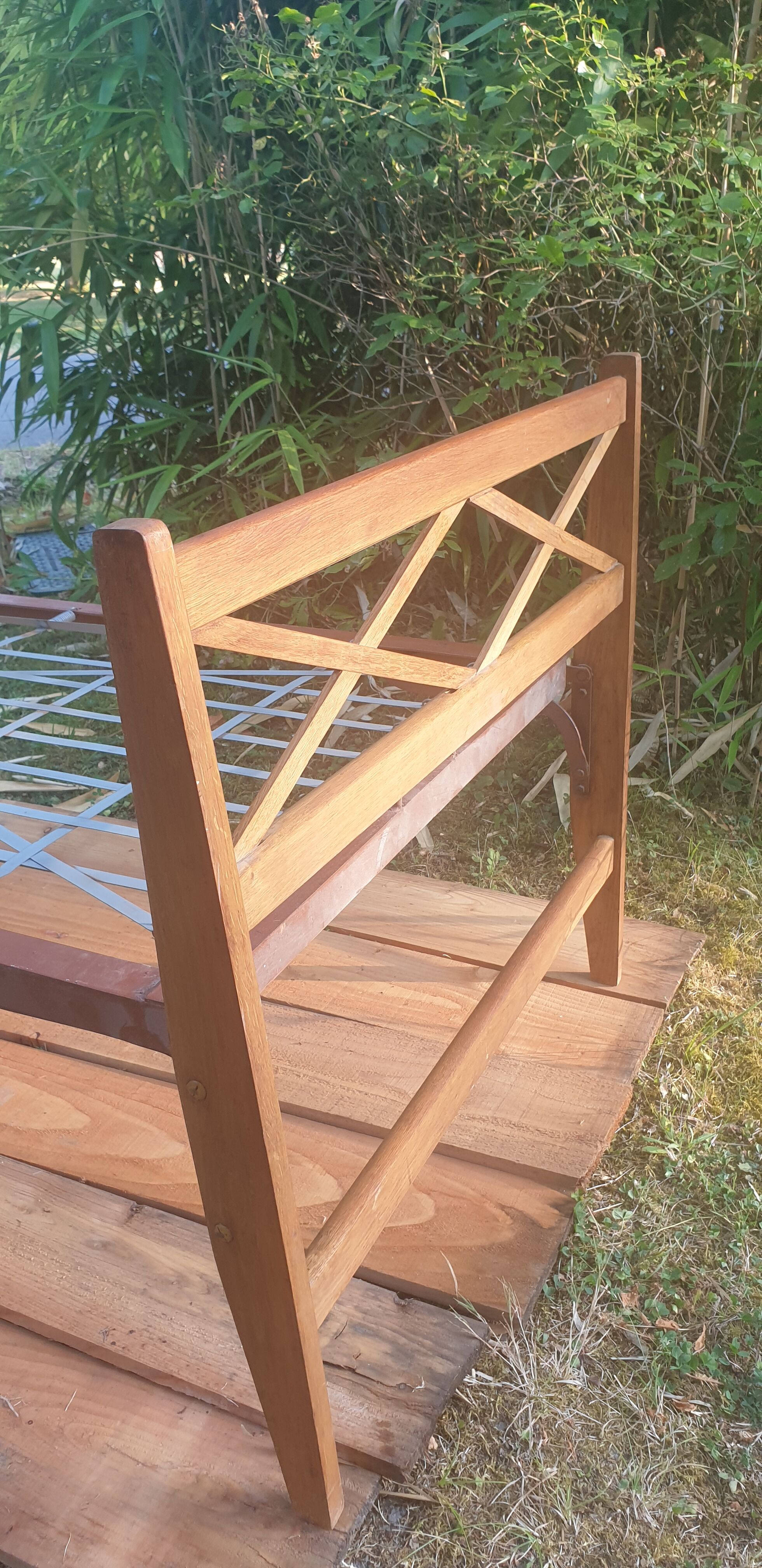 Daybed foldable crossbed bed