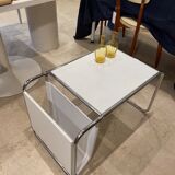 Table d'appoint porte-revues