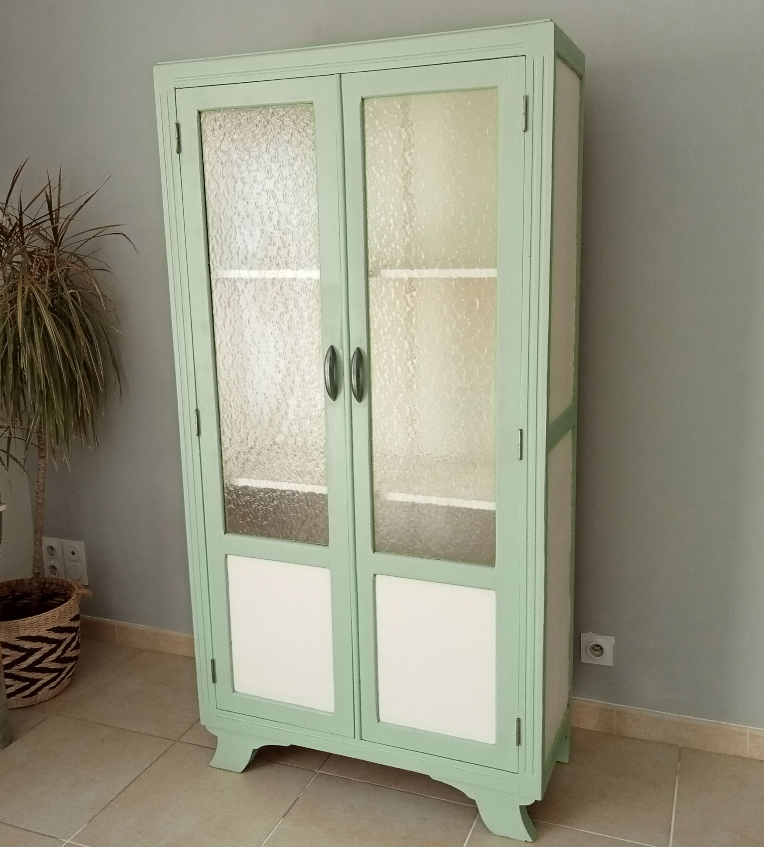 Art Deco glass cabinet 50s