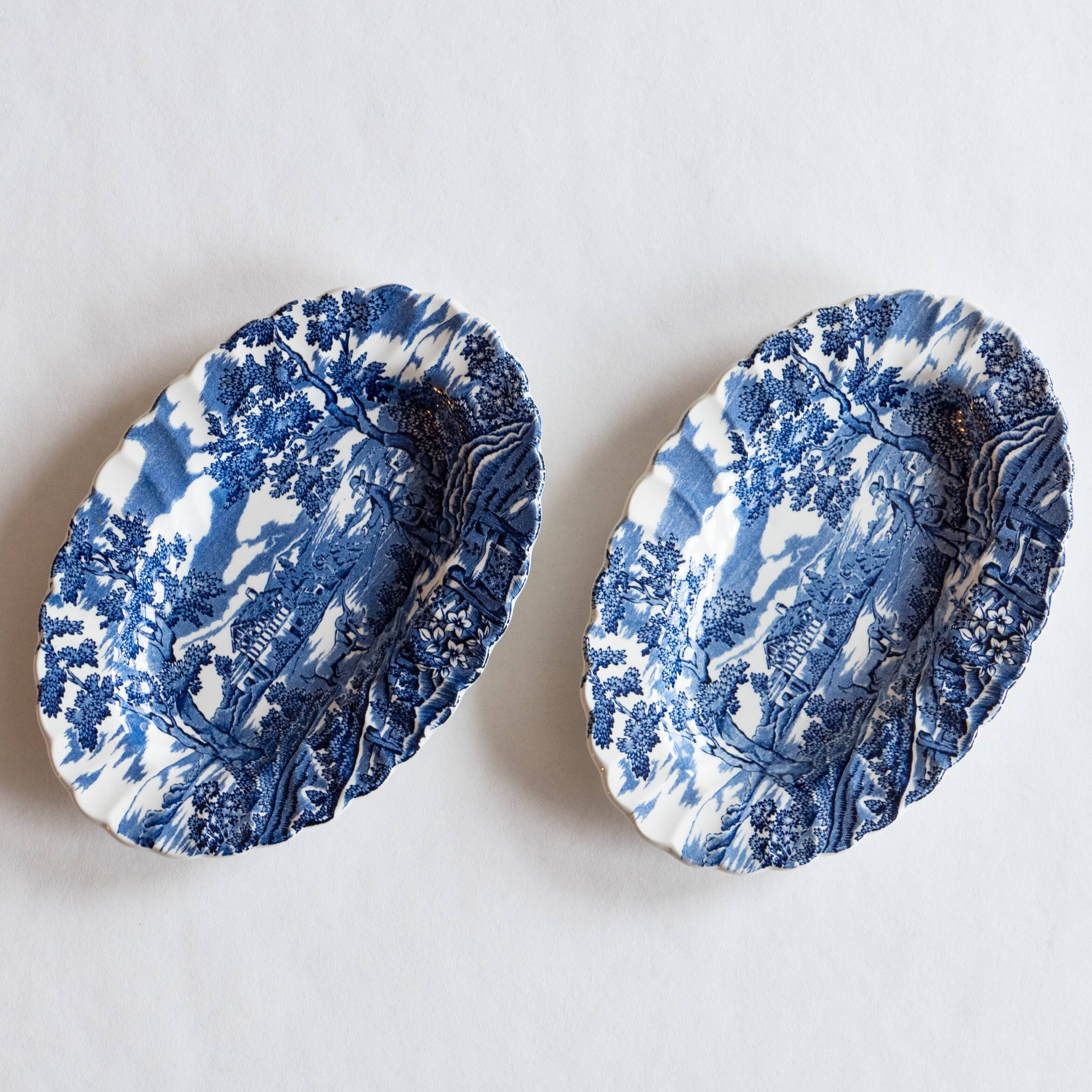 2 old English raviers Myott England, blue décor