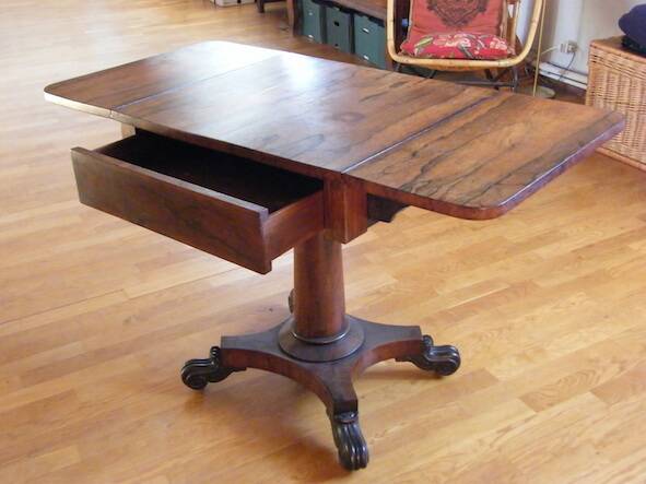 Drop-leaf table in rosewood