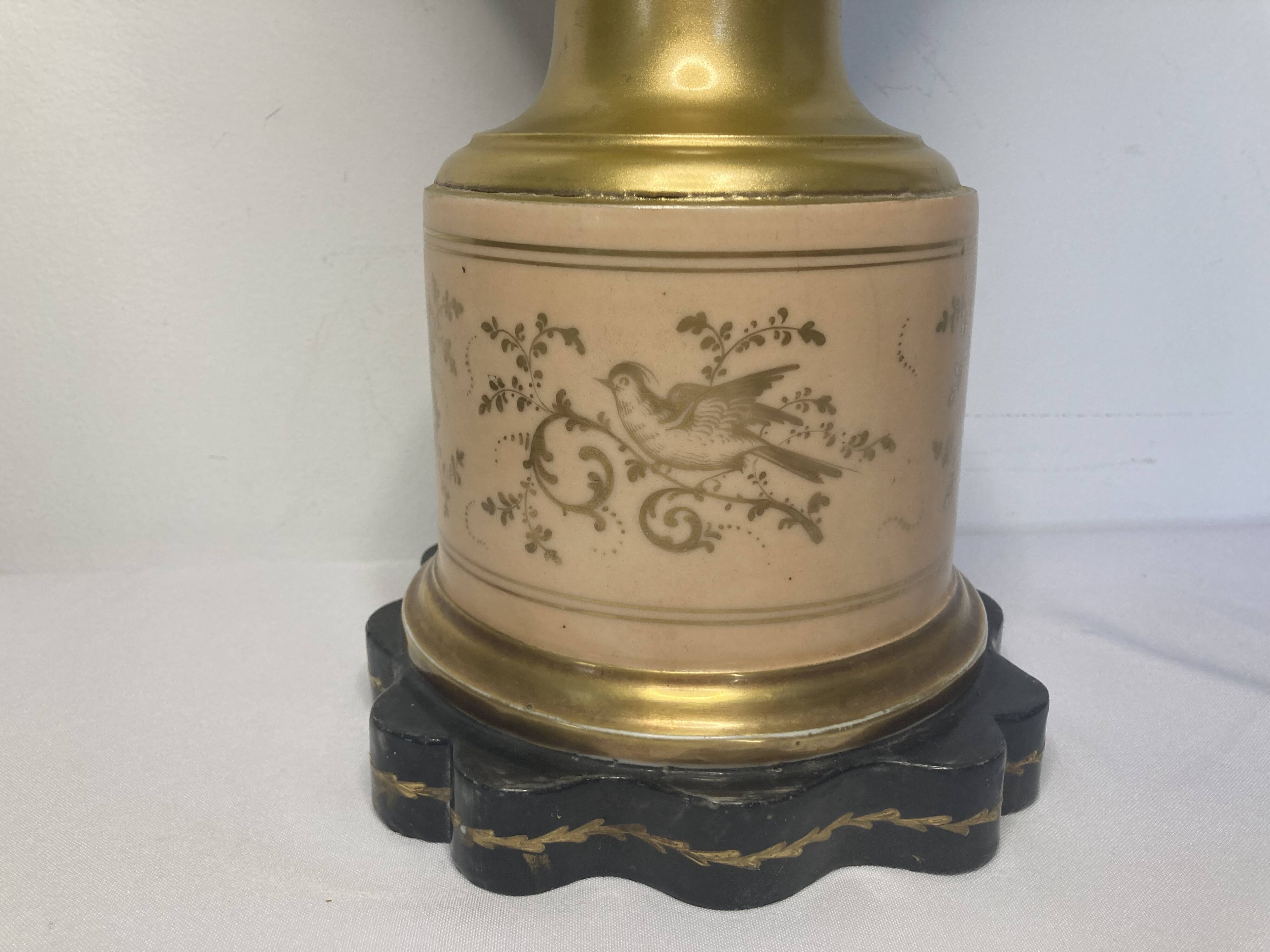 Rococo pedestal vase in Paris porcelain around 1830