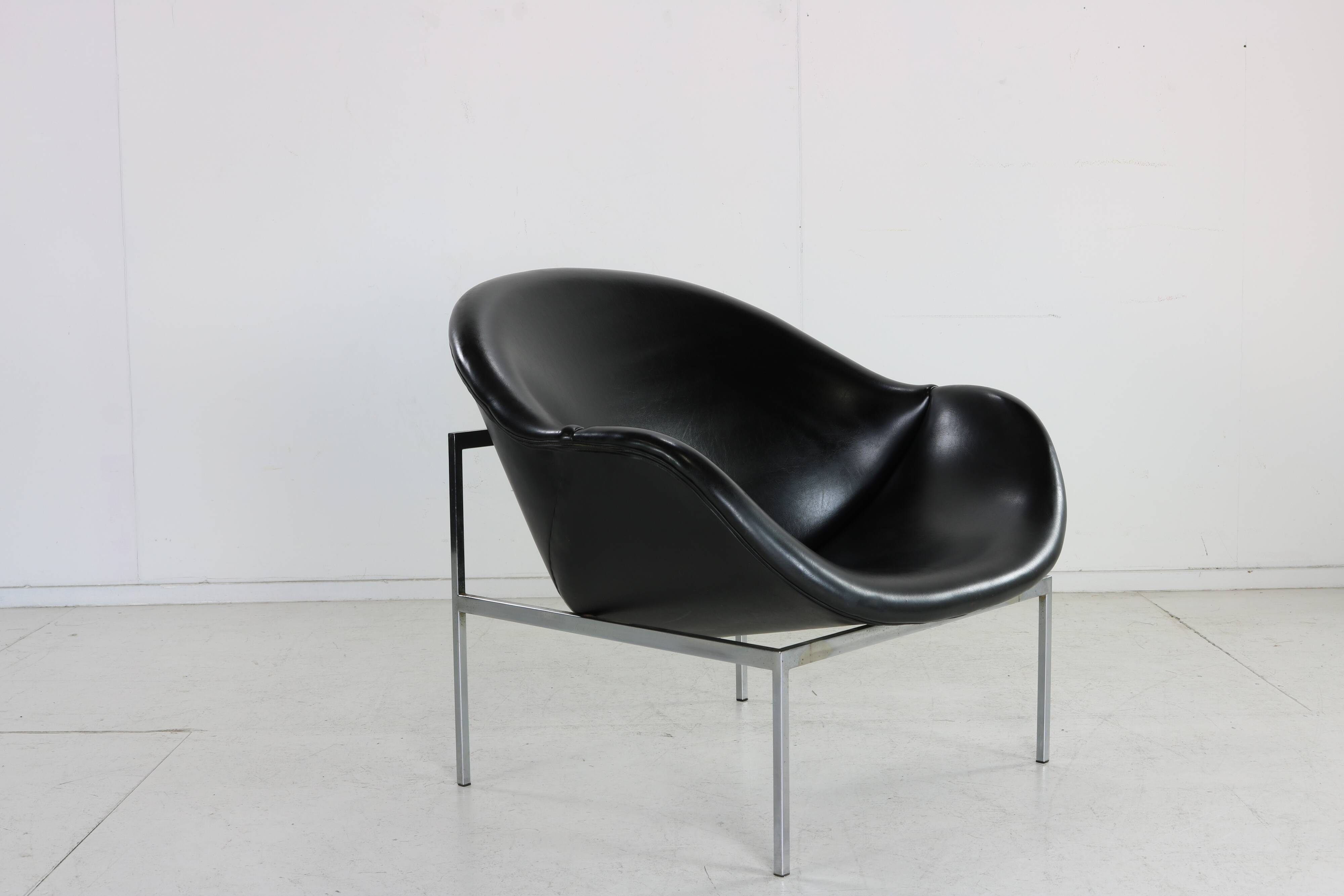 Dutch design easy chair by Rudolf Rohé Noordwolde