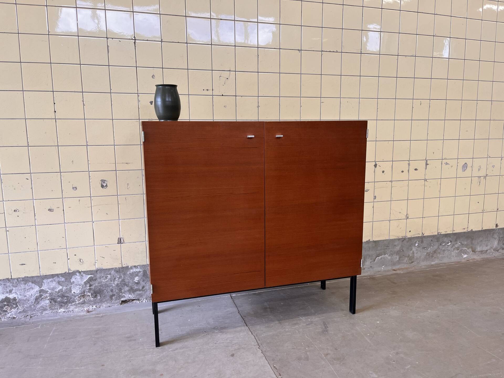 Cabinet par Pierre Guariche pour Meurop