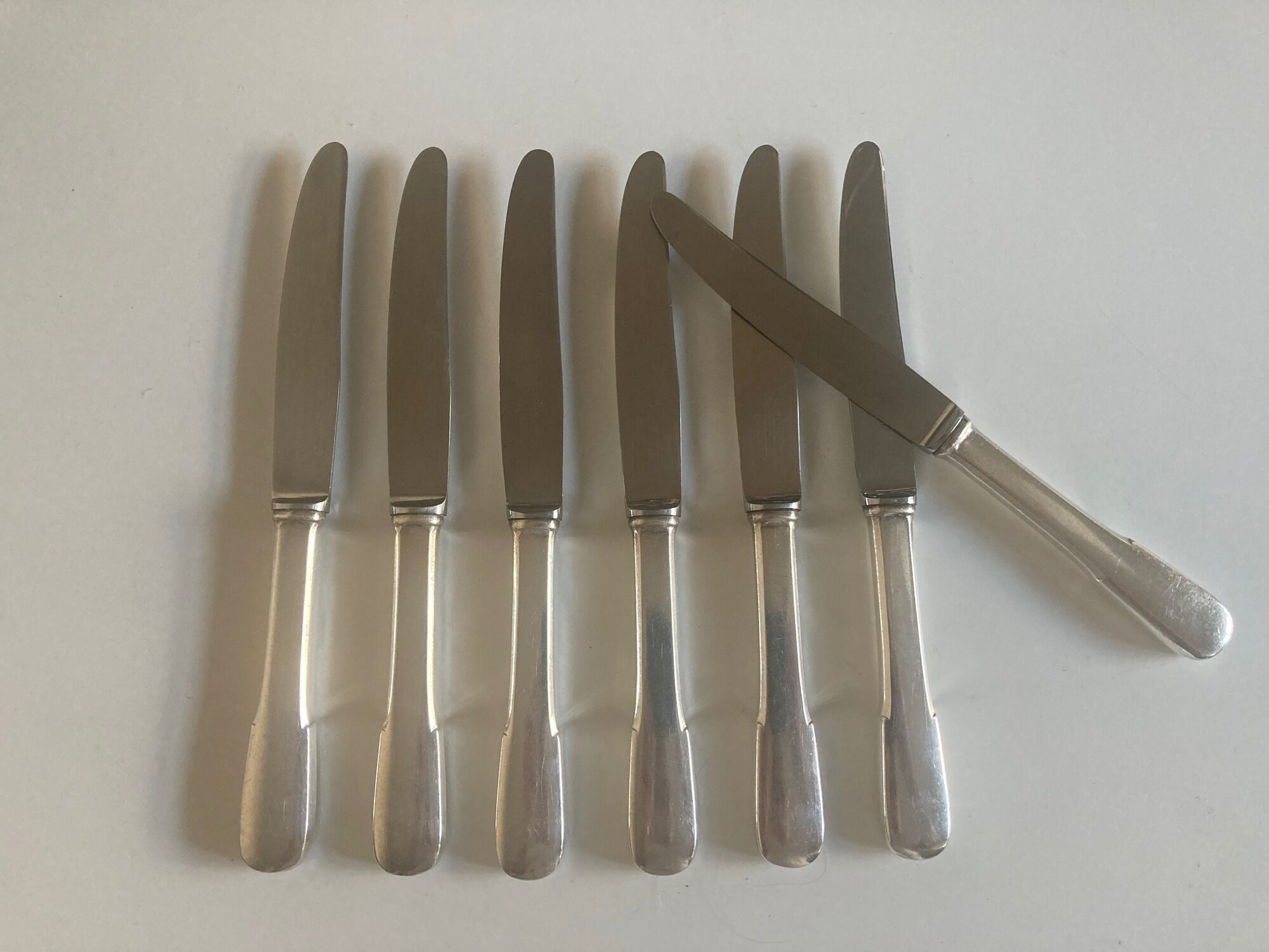 Set of 7 knives from brasserie Vieux Paris Cluny Ravinet Denfert 1960