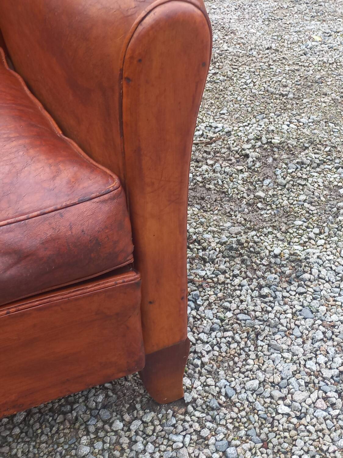 Art deco leather club chair from the 1930s