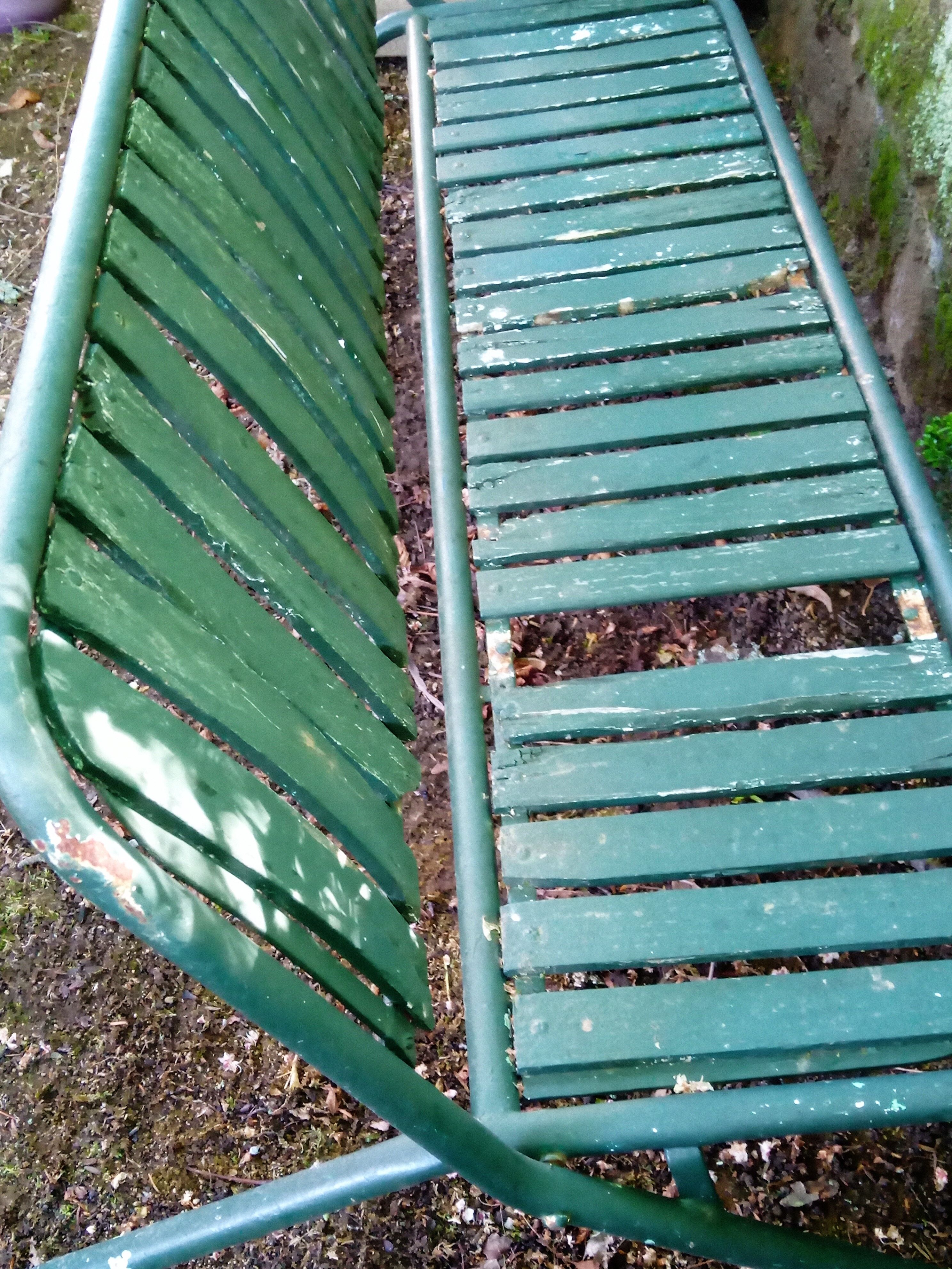 Folding garden bench