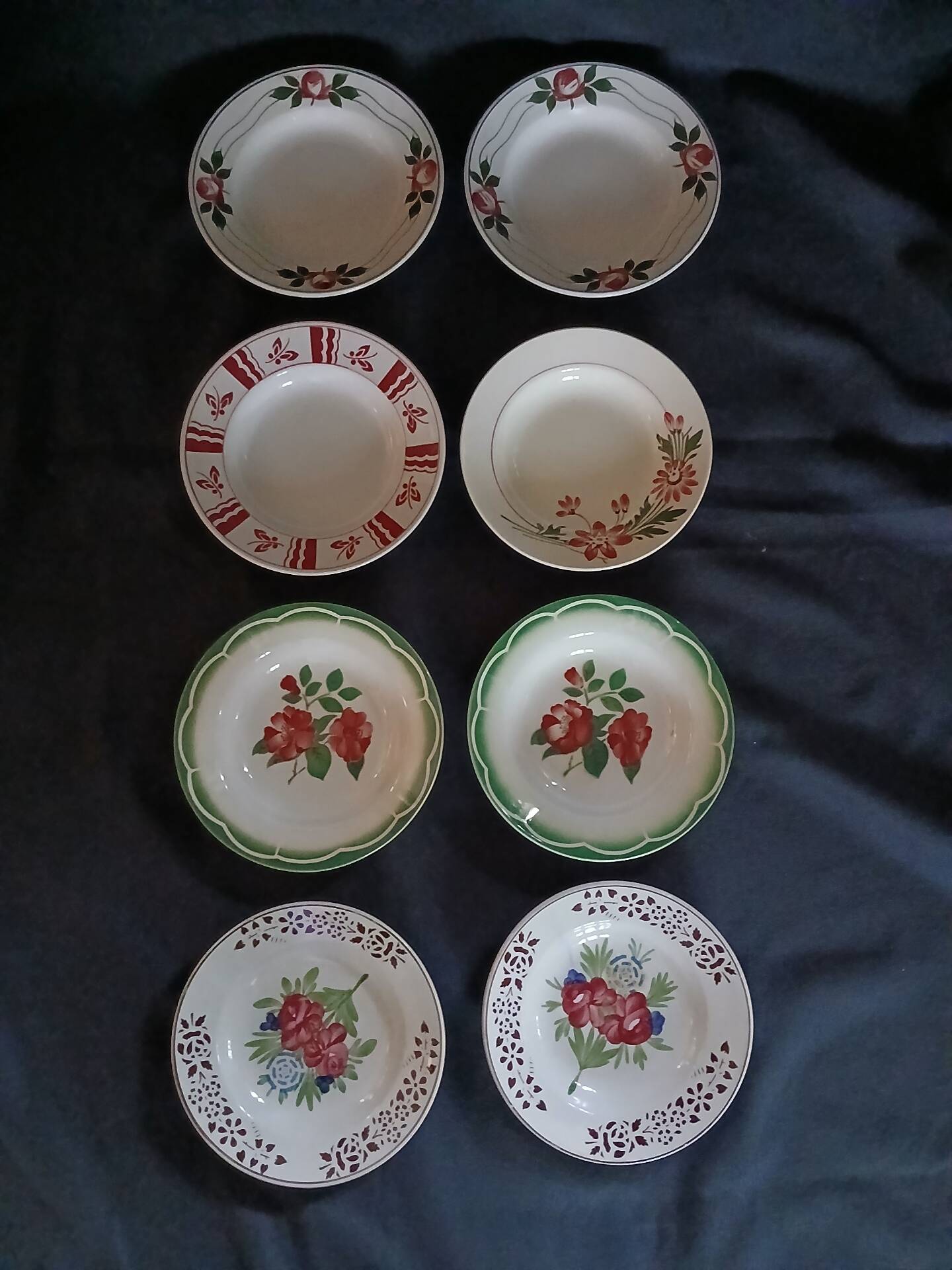 8 assiettes creuses anciennes dépareillées 