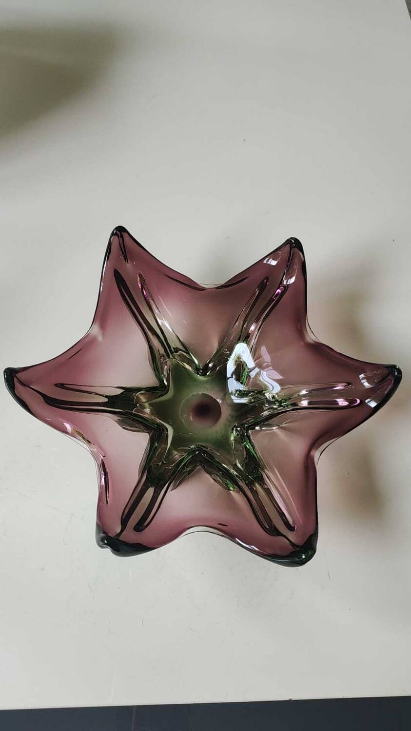 Large Starfish Pocket Emptyer/Creation Joseph Michael Hospodka/Czech Glassware Chribska in blown art glass amethyst/Green. Diam 24 cm