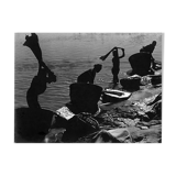 Lessive au bord du fleuve, Inde vers 1960