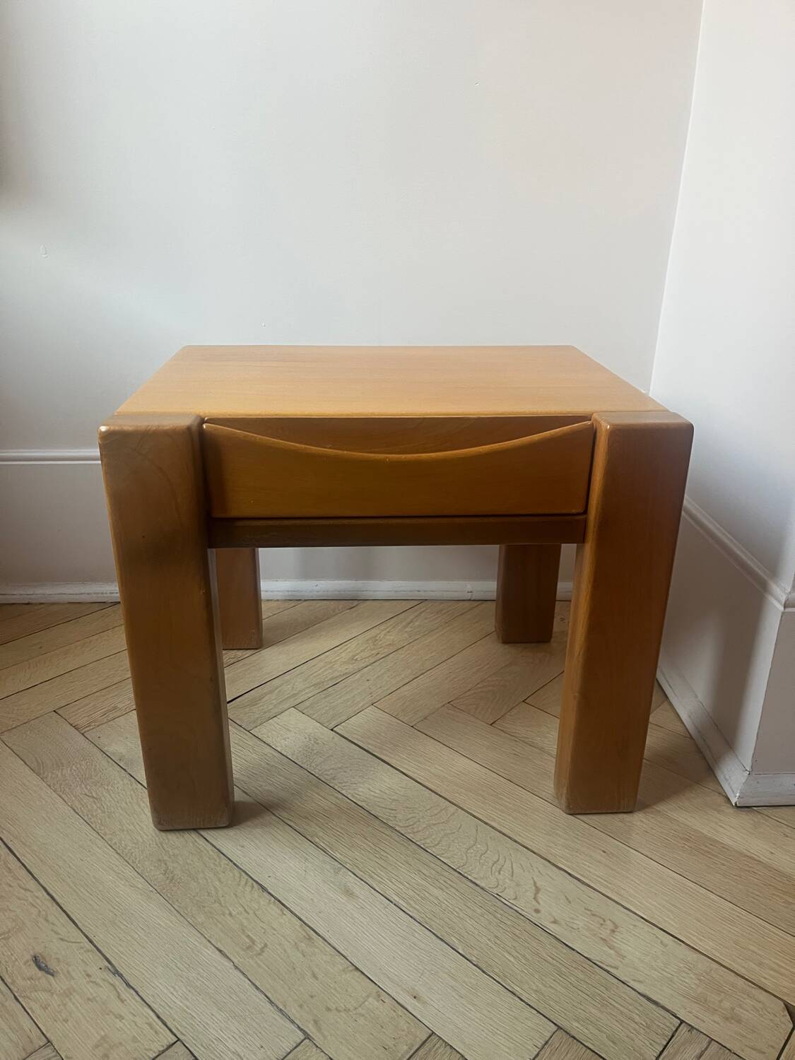 Elm bedside table in the Maison Regain style.