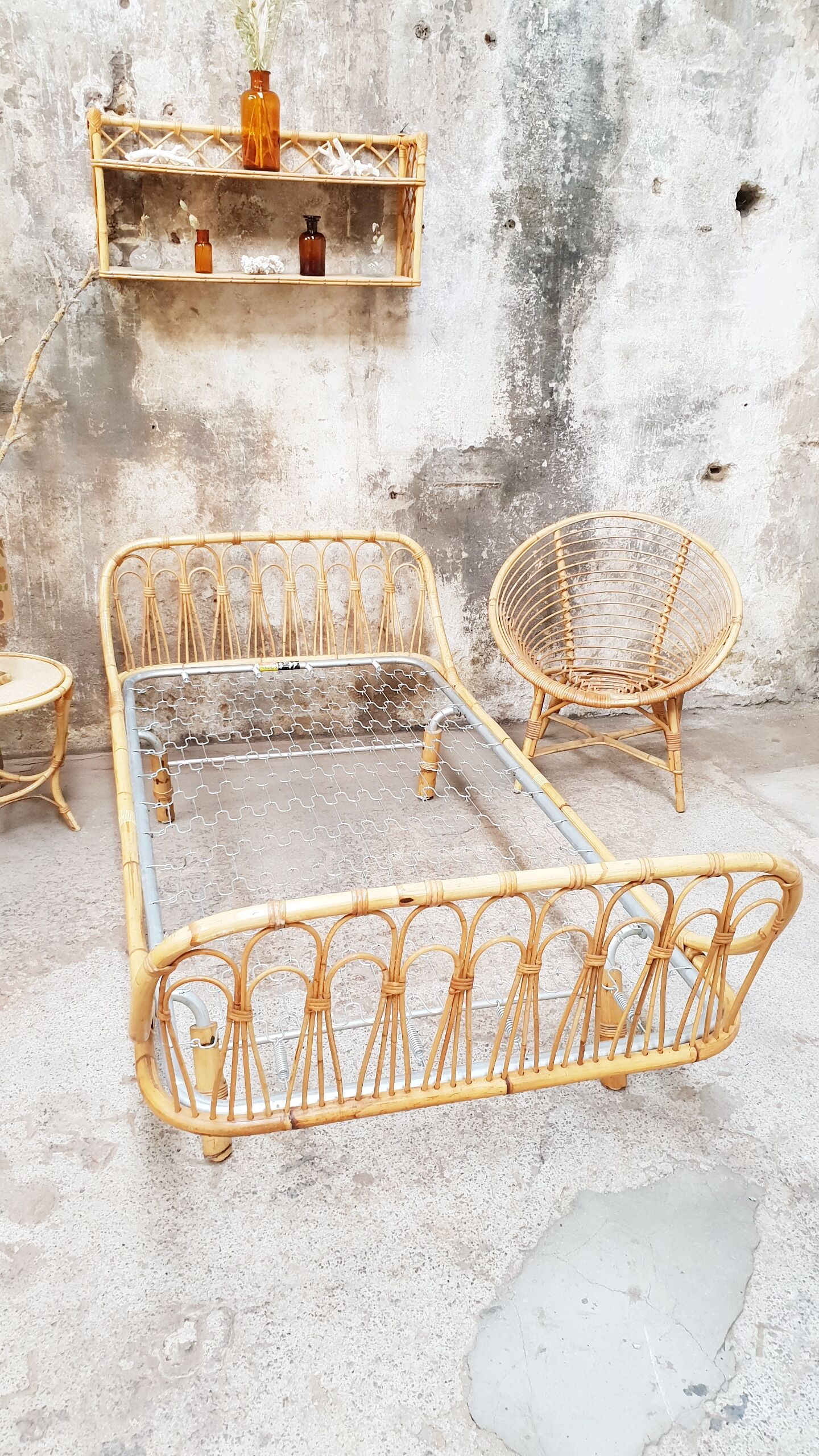 Lit rotin vintage