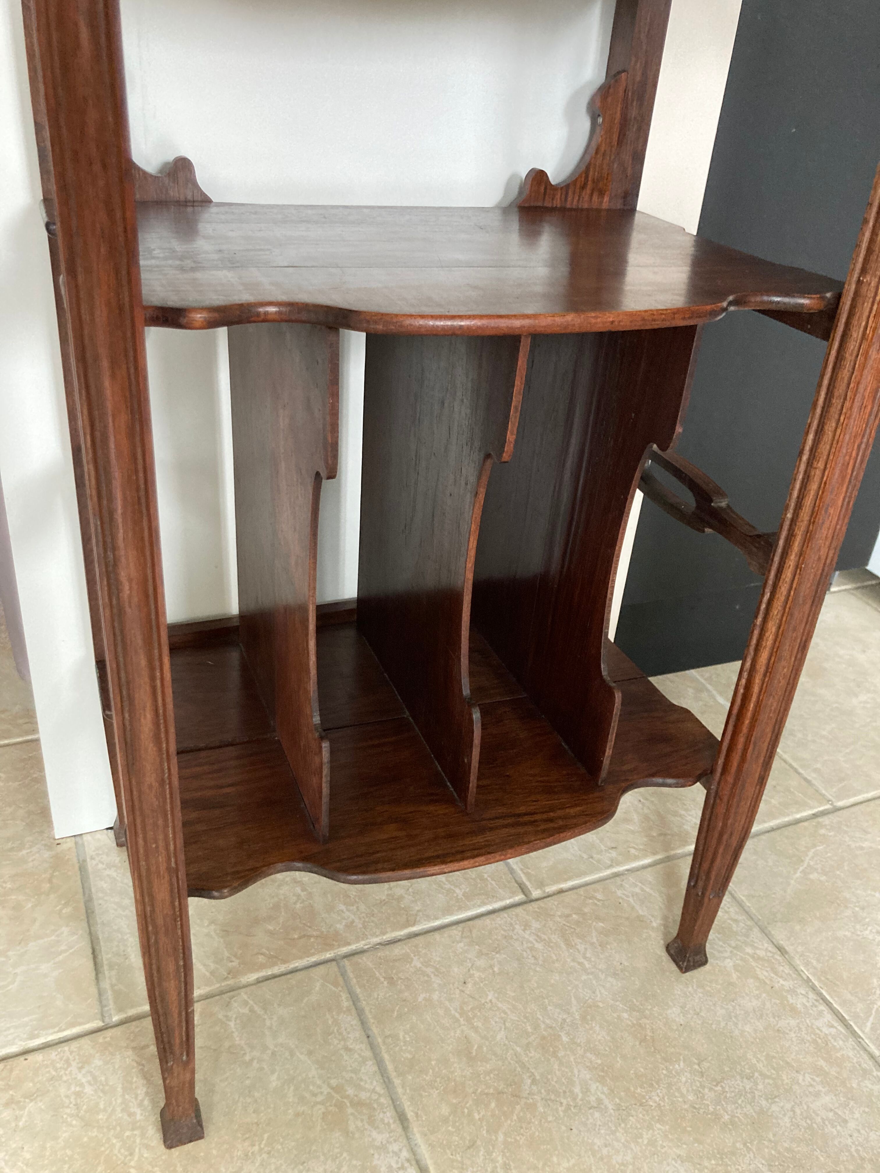 Meuble à partition en palissandre