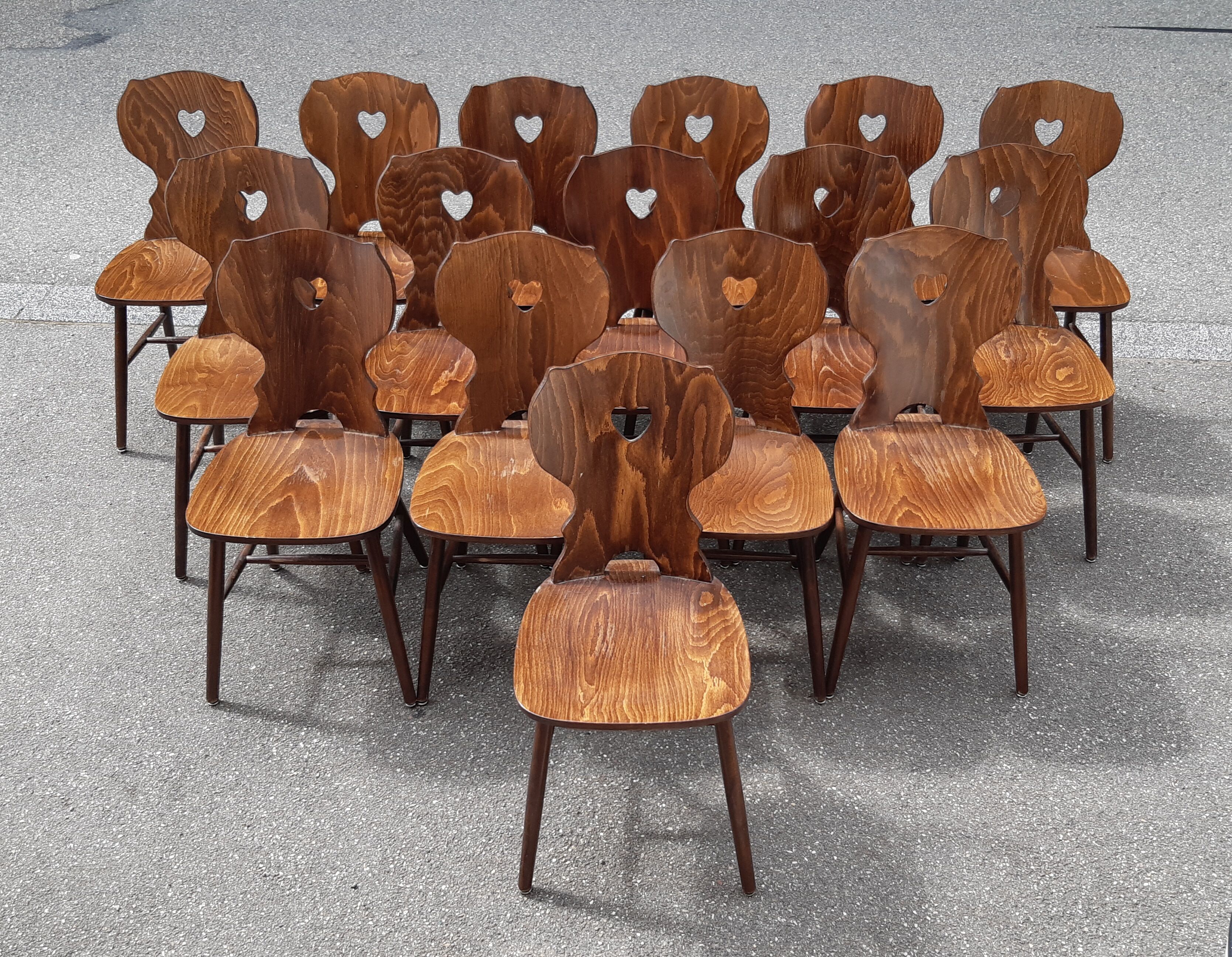 Lot 16 chairs bistro brasserie chalet deco mountain