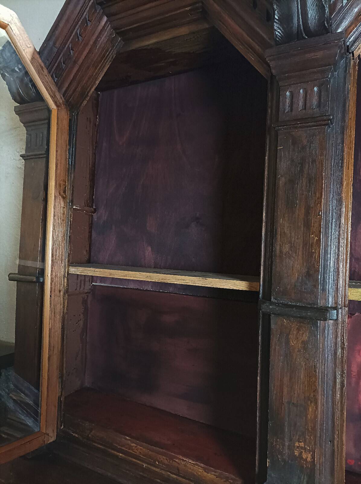 Empire-style solid pine workshop library from the 19th century.