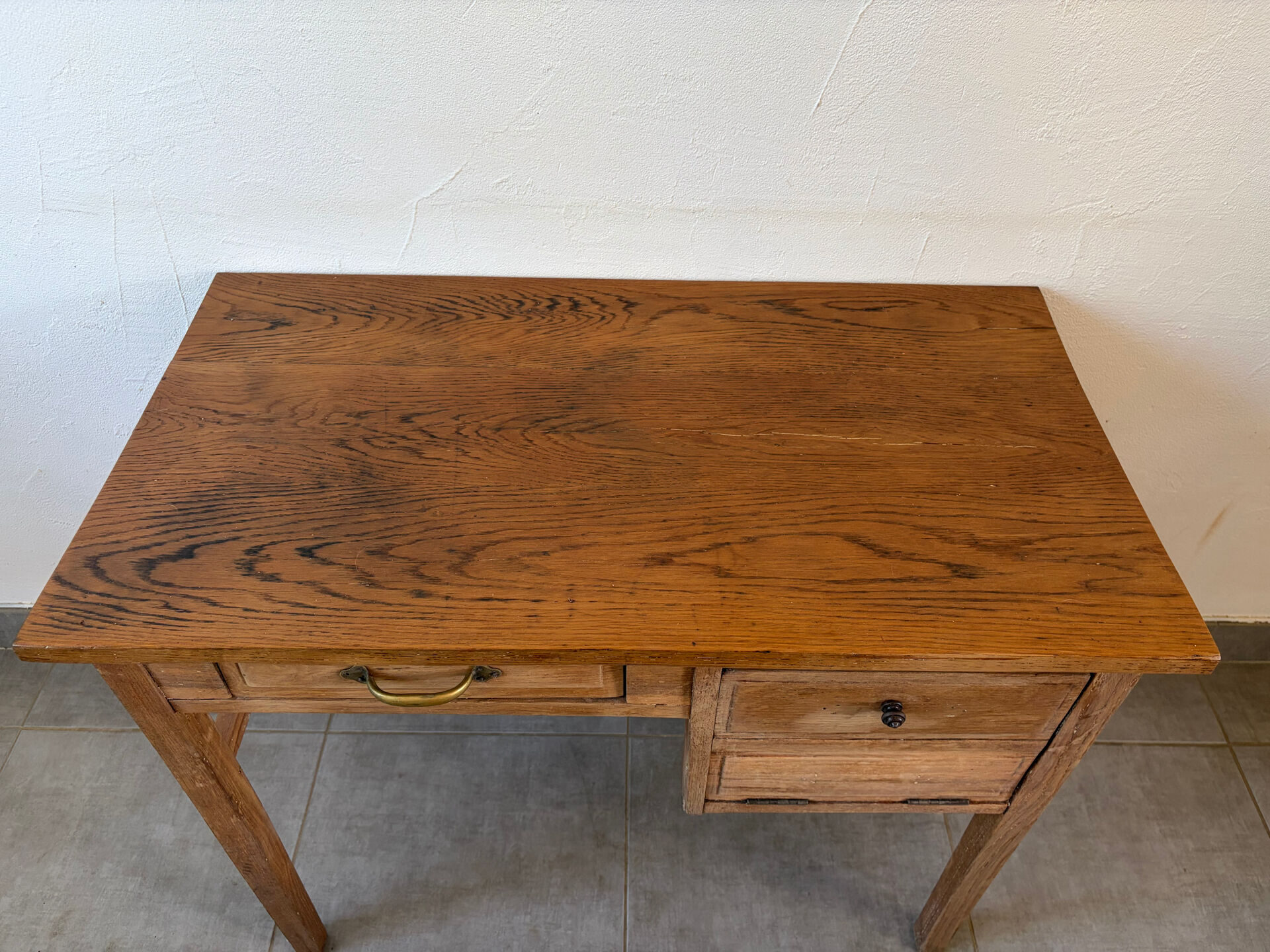 Charmant petit bureau vintage en chêne
