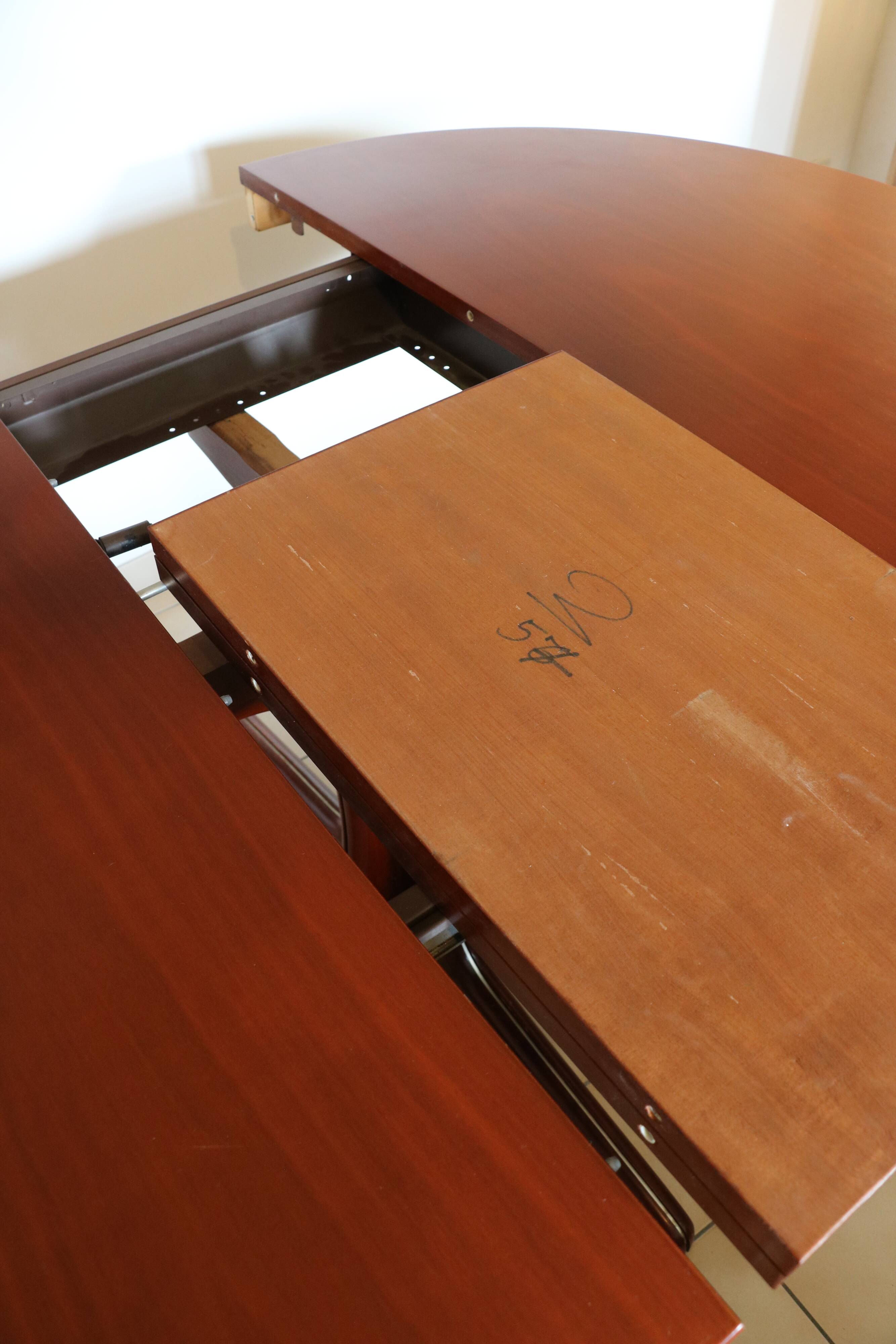 Extendable round table butterfly system 1970