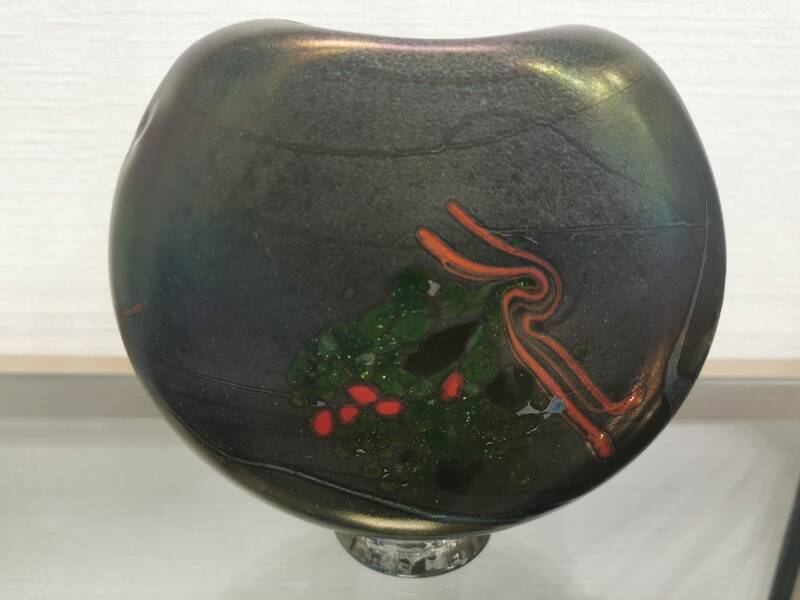Blown glass vase signed by Robert Pierini