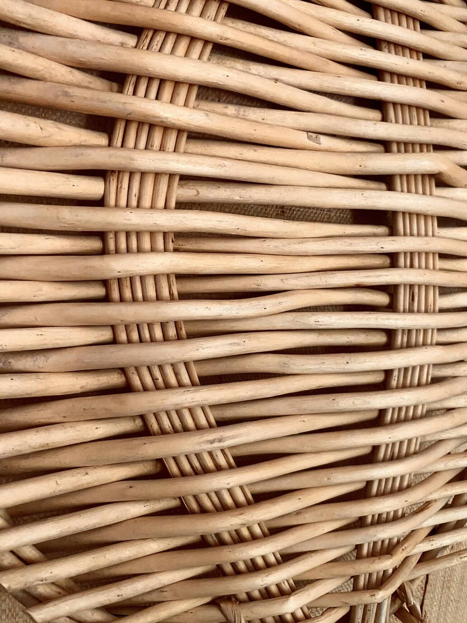 Wicker plateau with 2 handles