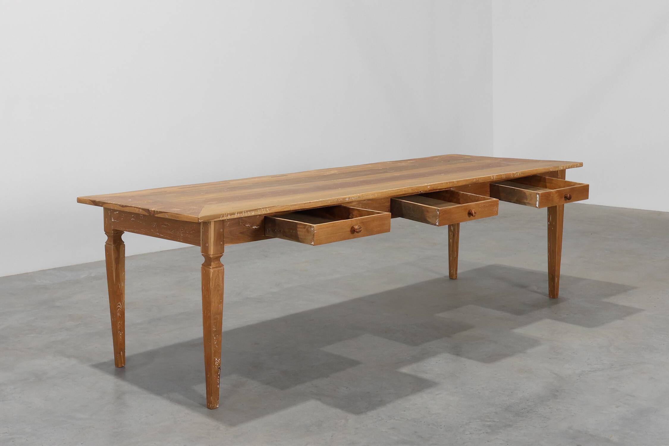 Table de ferme provinciale en bois d'orme, France vers 1850