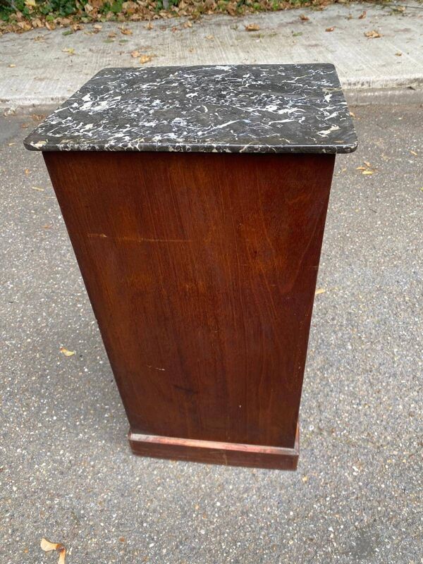 Table de chevet Louis Philippe acajou du 19ème marbre gris