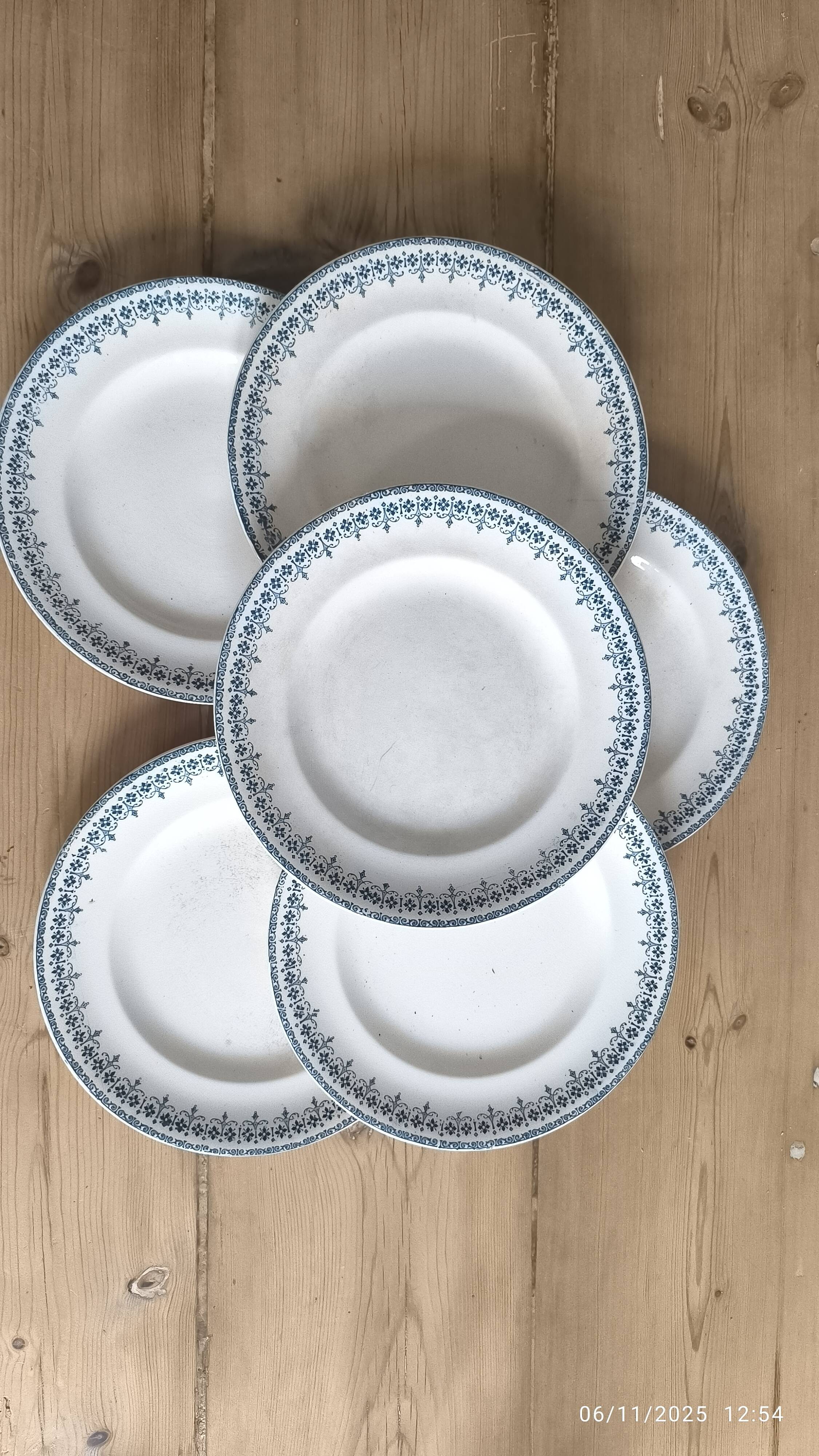 Set of 6 ironstone plates