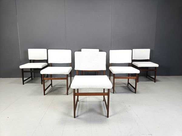 Chaises de salle à manger scandinaves en teck des années 1960.