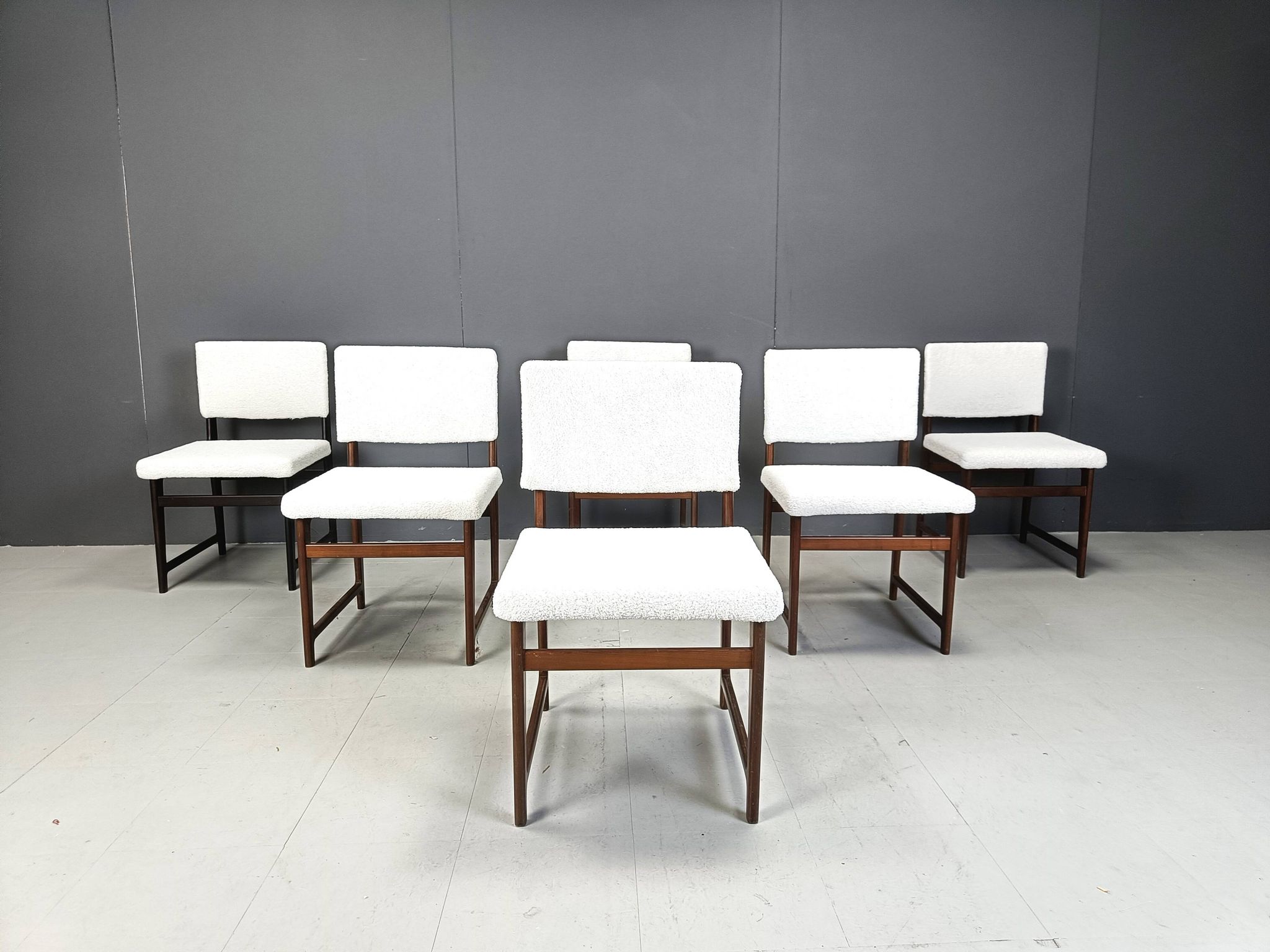 Chaises de salle à manger scandinaves en teck des années 1960.