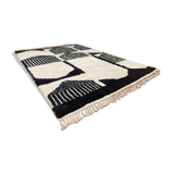 Handmade Moroccan Berber rug in wool, size 250 x 250 cm.