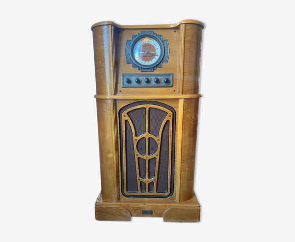Radio vintage spirit of Saint Louis