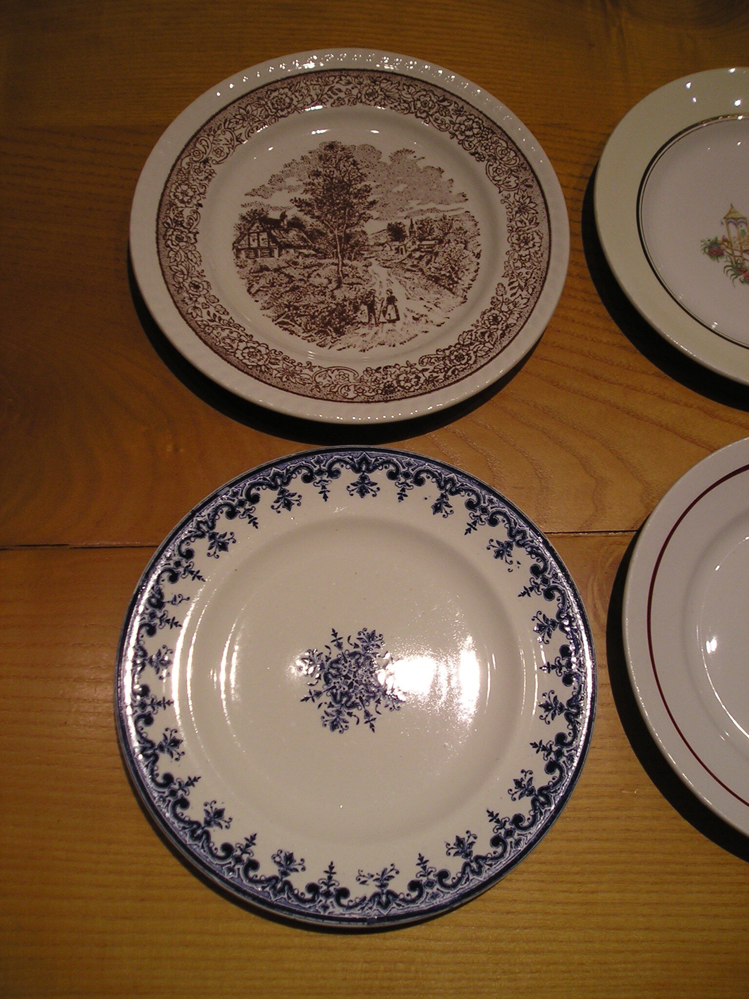 Set of 6 different flat plates