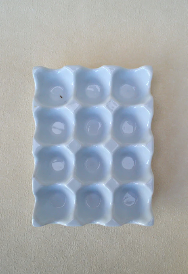 Ceramic egg tray