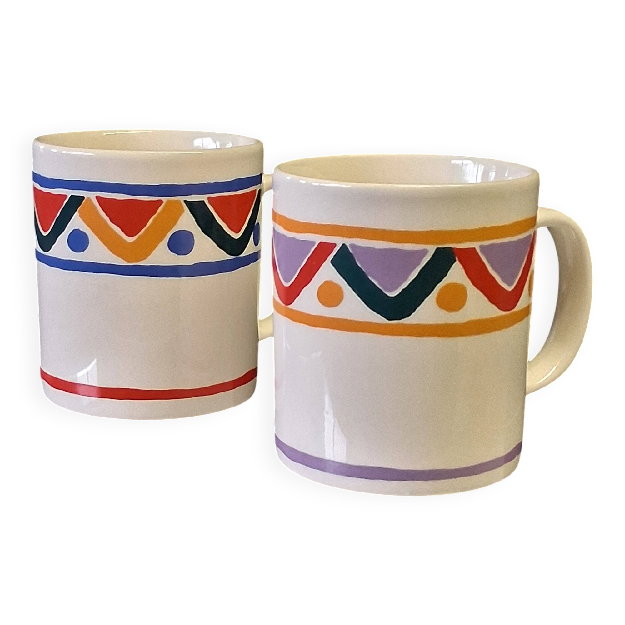 Set of 2 vintage Mobil advertising mugs in very good condition.