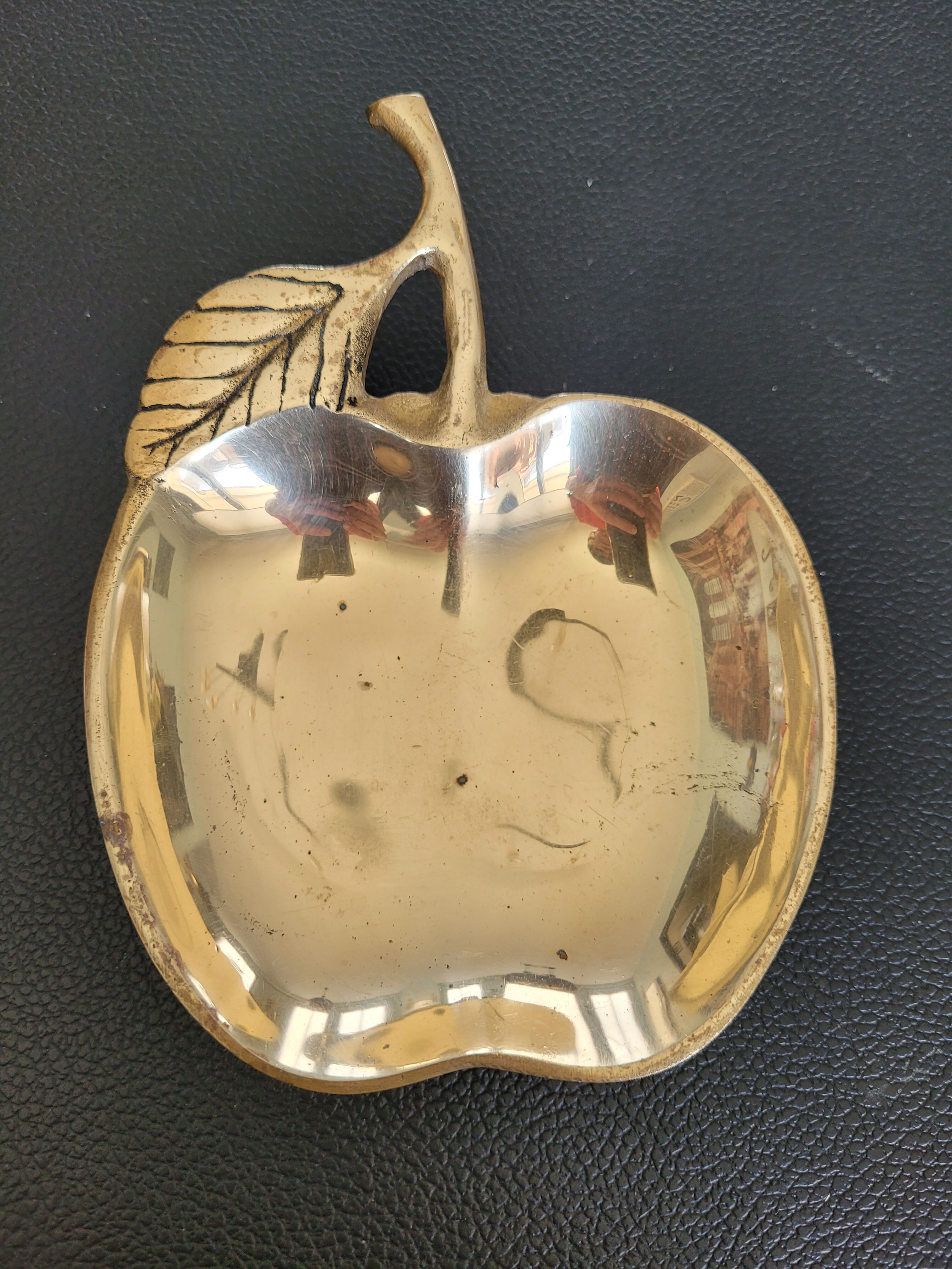 Empty brass pocket - apple
