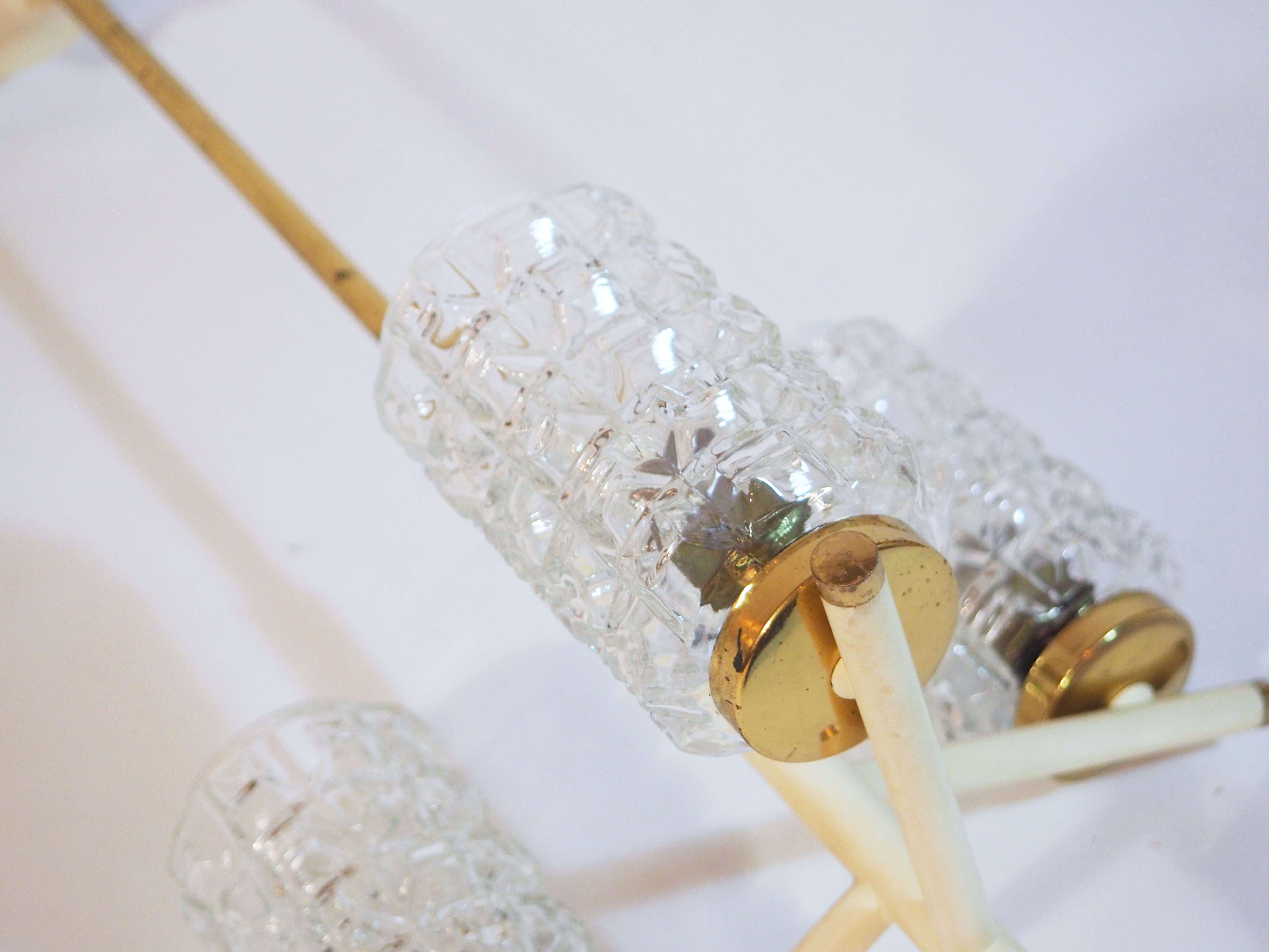 Suspended trio of the 1960s