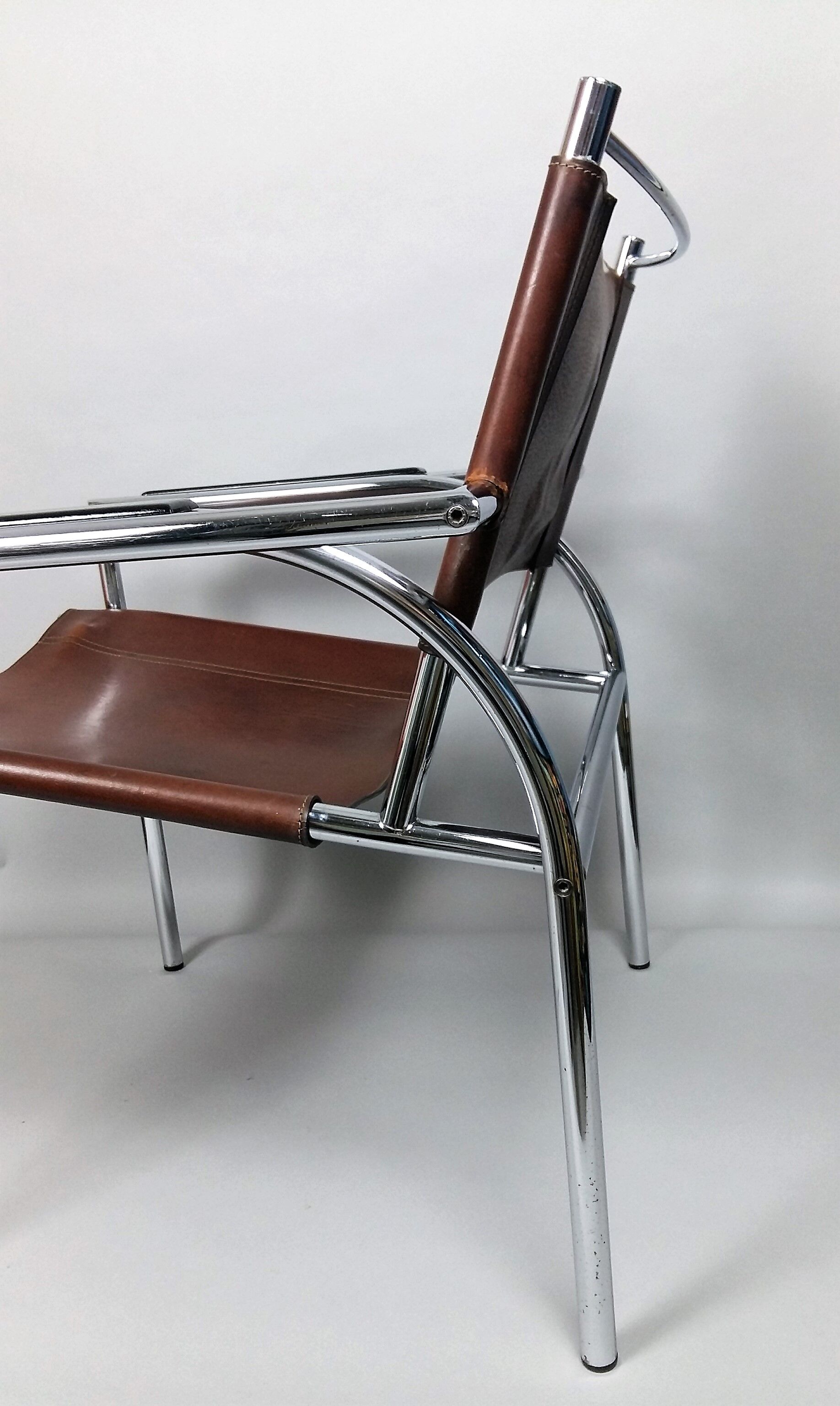 Pair of armchairs chromed metal and leather, 60 years